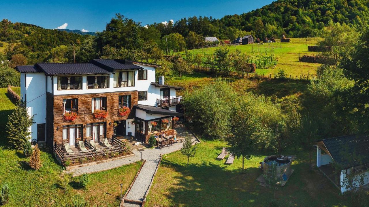 Talhaus Hotell Vişeu de Sus Eksteriør bilde