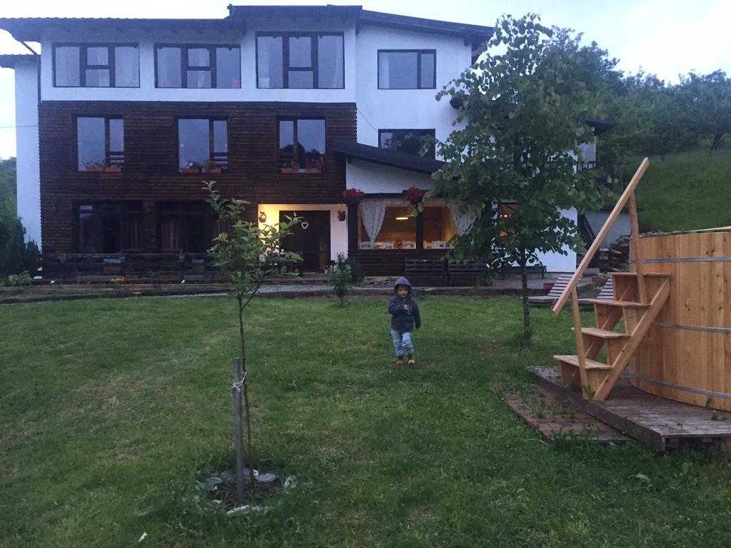 Talhaus Hotell Vişeu de Sus Eksteriør bilde